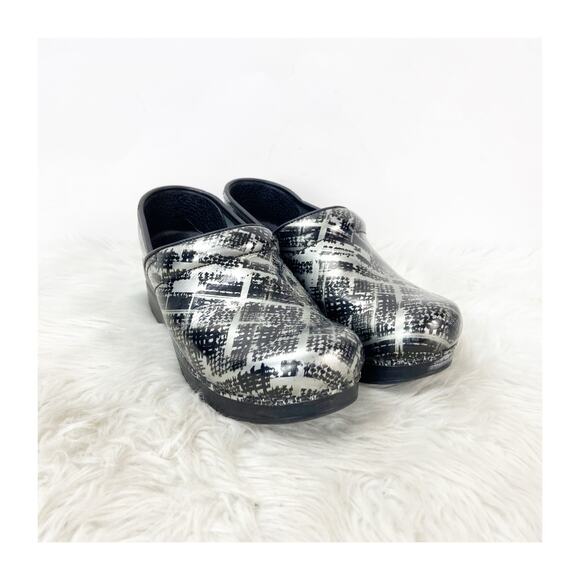 Dansko 37 7 US Black/Silver Womens Leather Block Print Professional Comfort Clog - Picture 3 of 16